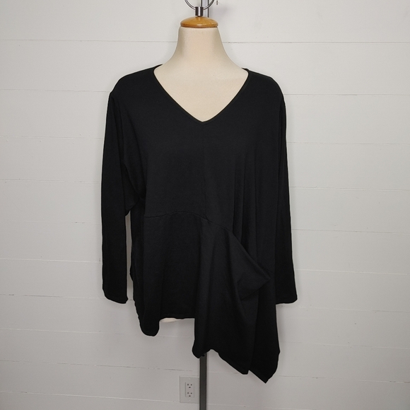 Kaliyana Black Asymmetric Top Size 2 - Picture 1 of 9